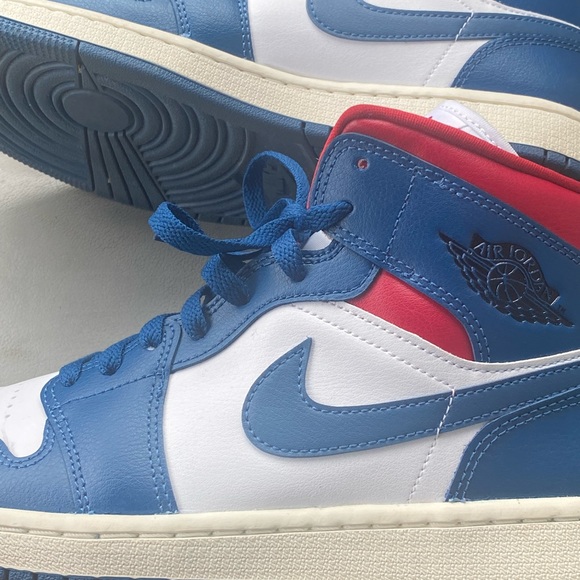 Nike Air Jordan 1 Mid White/French Blue/Gym Red/Sail DC0774-416 Unisex - Picture 3 of 4